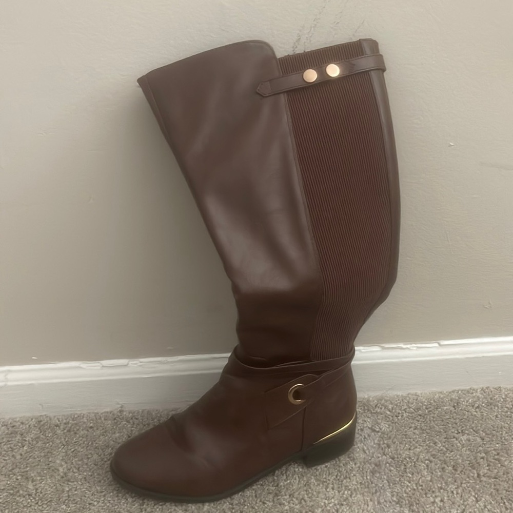 Knee boots